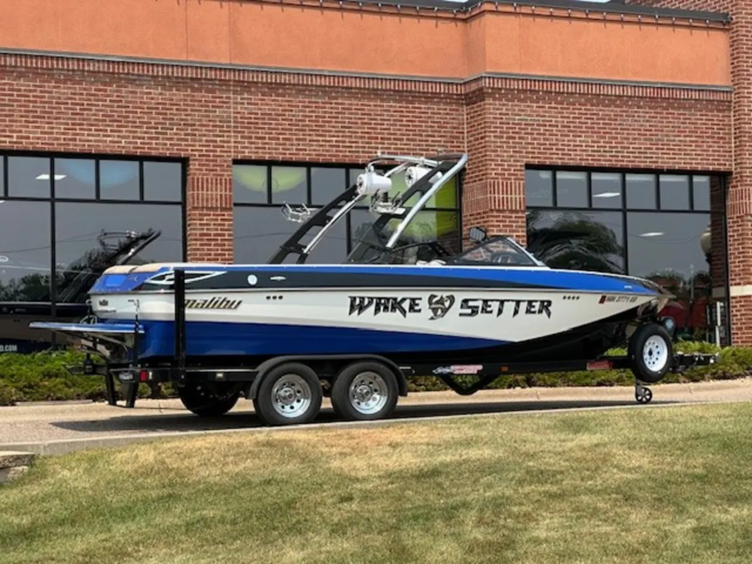 2010 Malibu 23 LSV