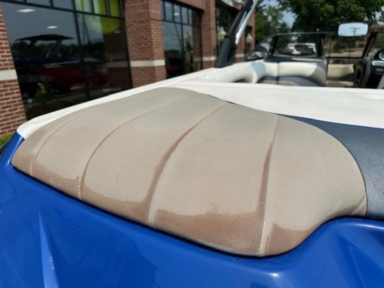 2010 Malibu 23 LSV