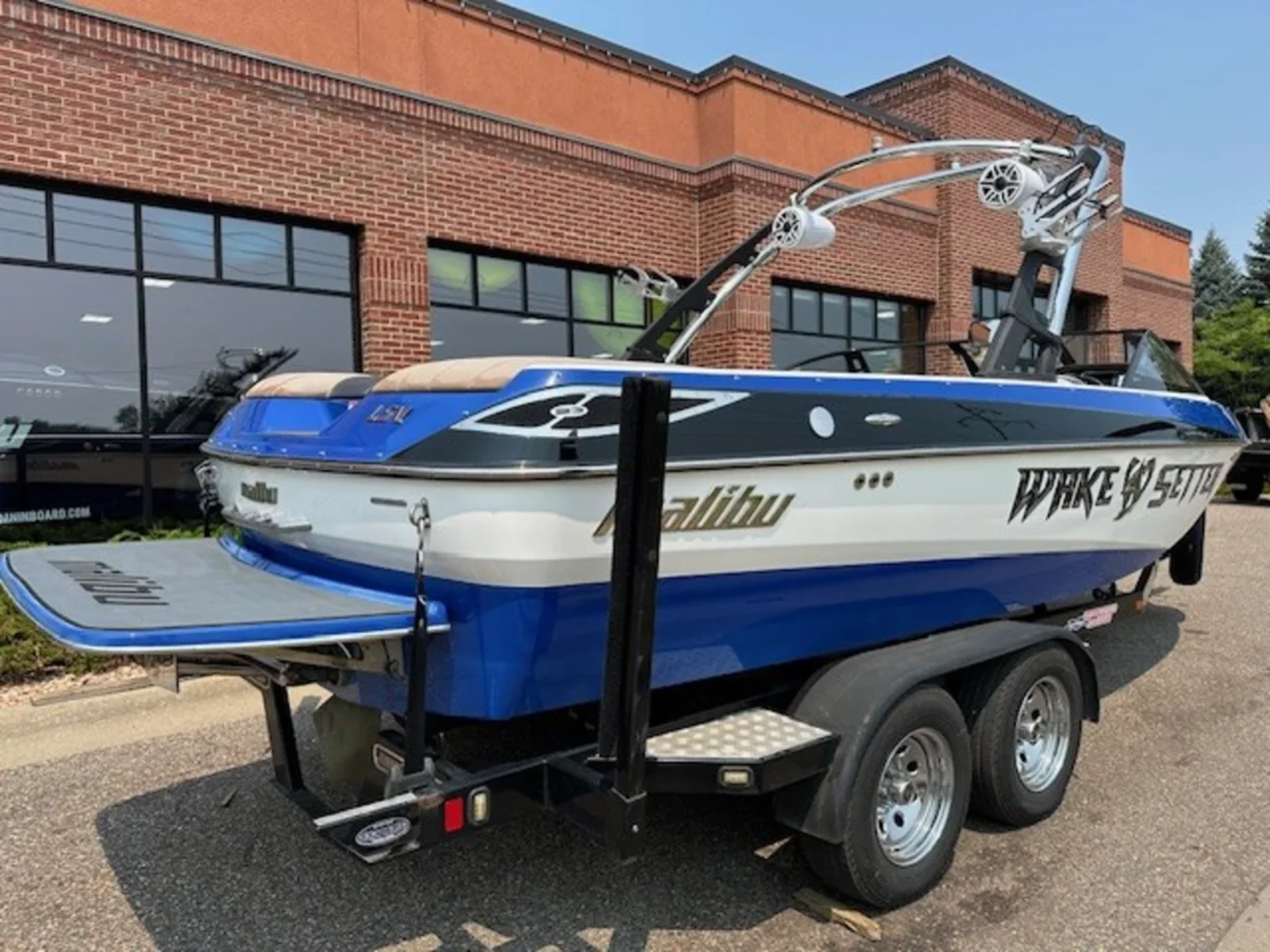 2010 Malibu 23 LSV