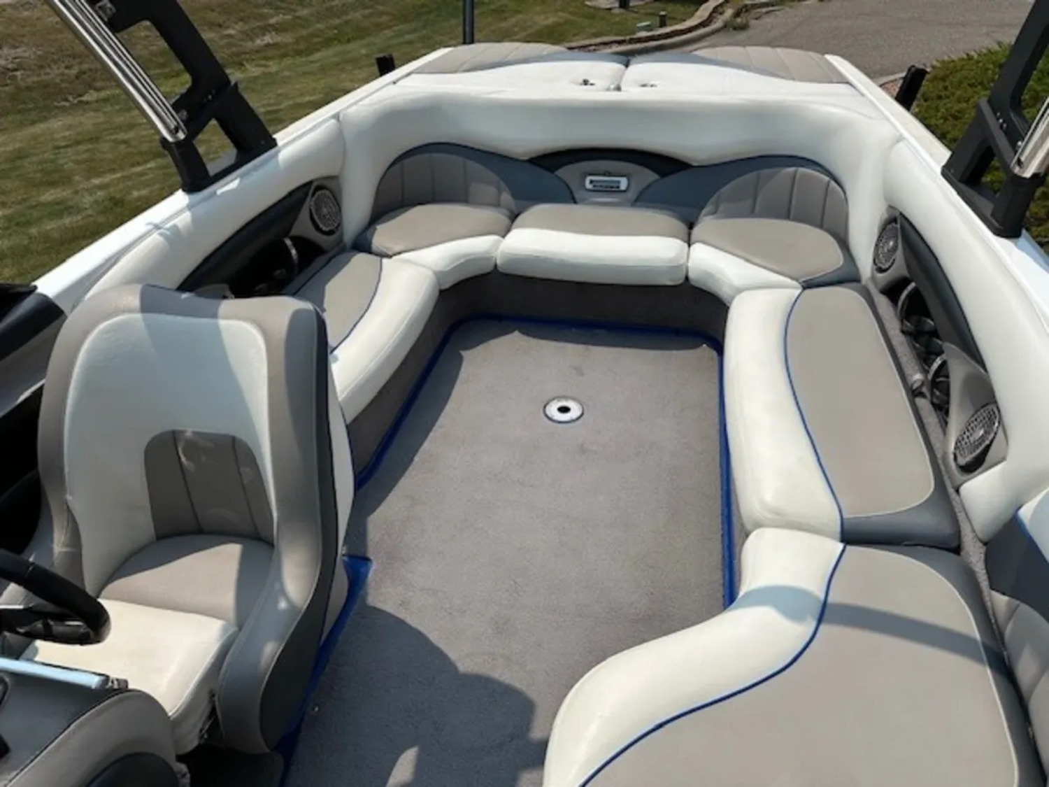 2010 Malibu 23 LSV