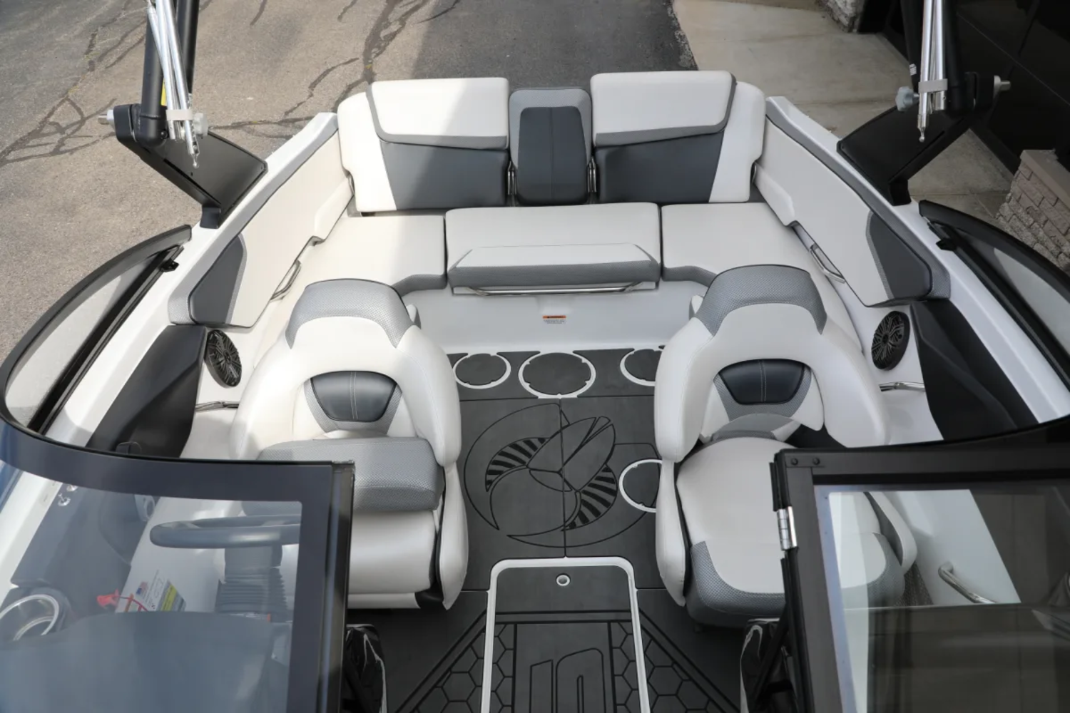 2023 Scarab 195