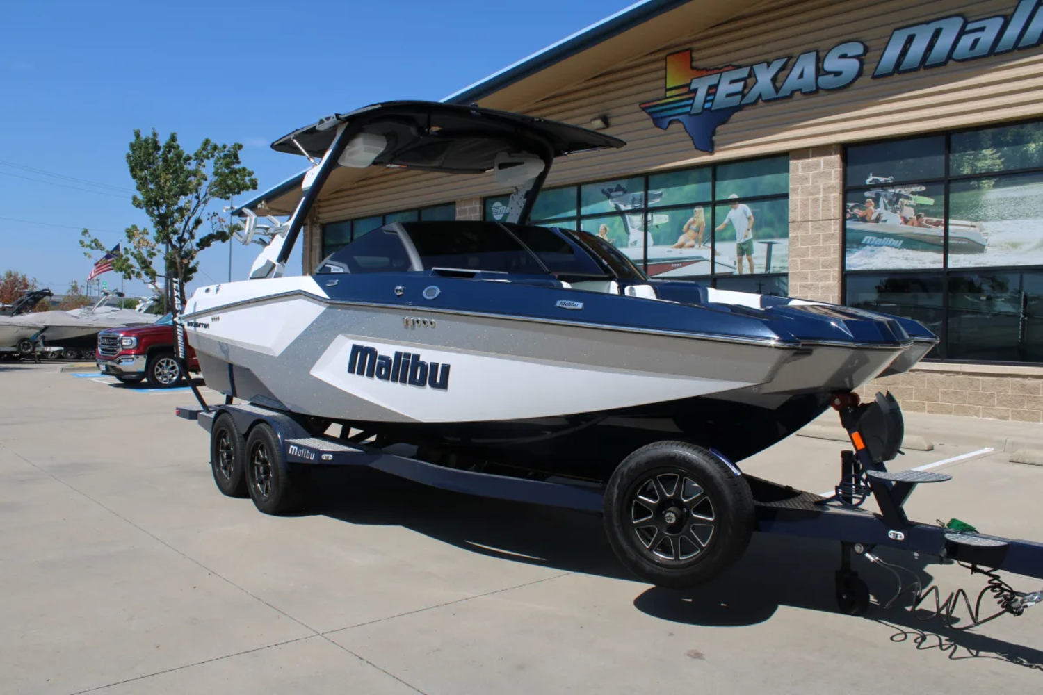 2026 Malibu 23 MXZ