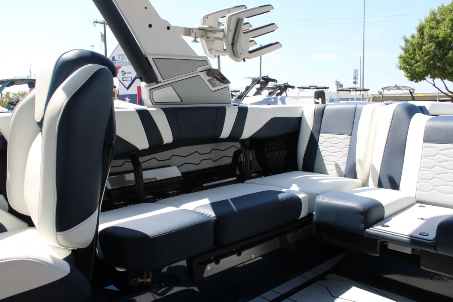 2026 Malibu 23 MXZ