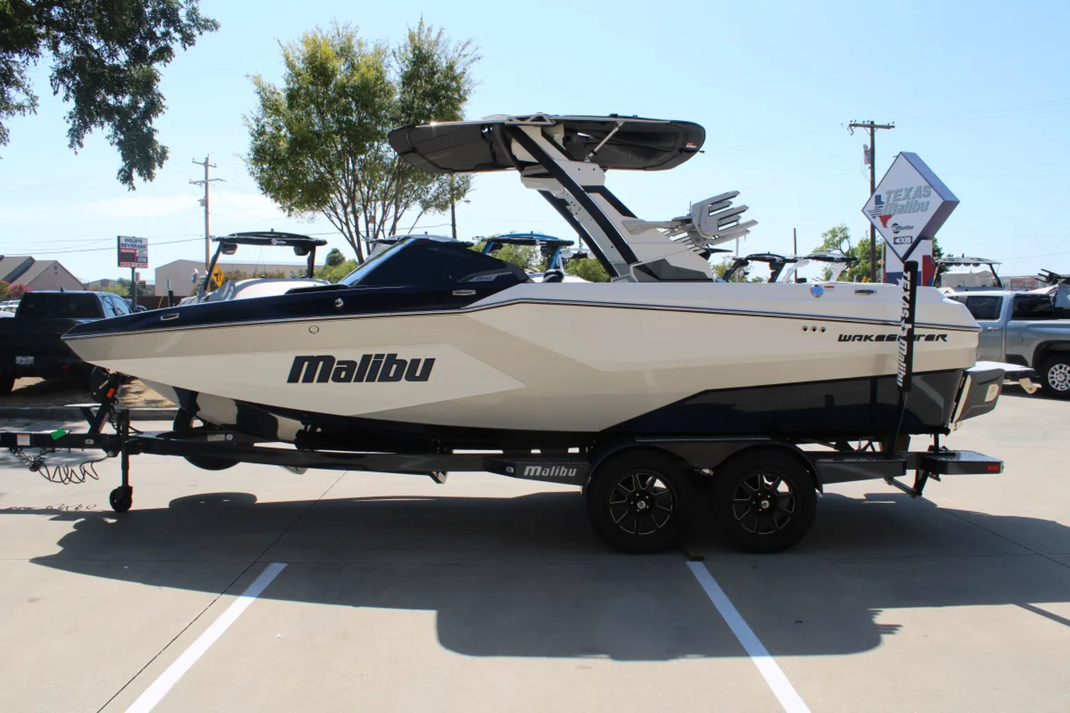 2026 Malibu 23 MXZ