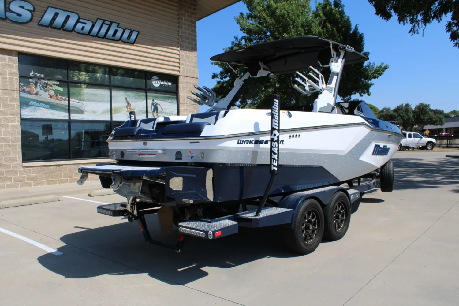 2026 Malibu 23 MXZ