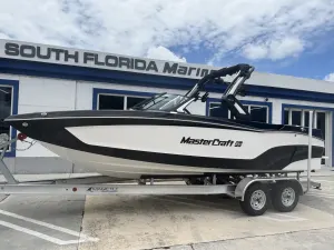 2026-mastercraft-xt24-146483-image1.webp