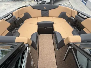 2026-mastercraft-xt24-146483-image10.webp