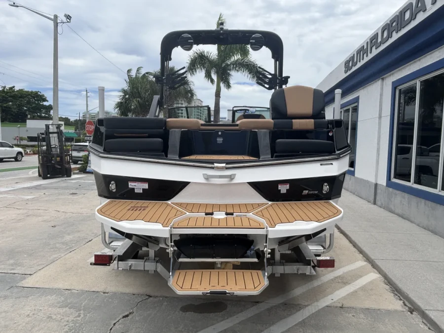 2026-mastercraft-xt24-146483-image3.webp