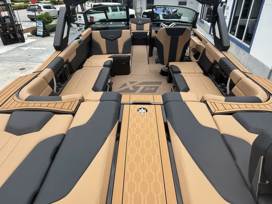 2026-mastercraft-xt24-146483-image5.webp