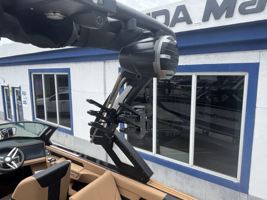 2026-mastercraft-xt24-146483-image9.webp