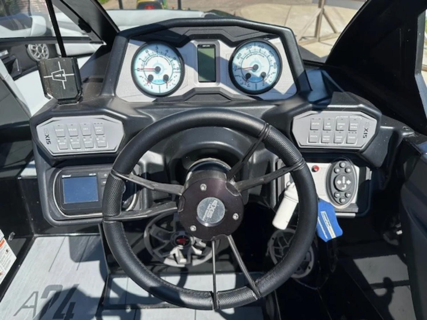 2021 Axis A24 - low hours!