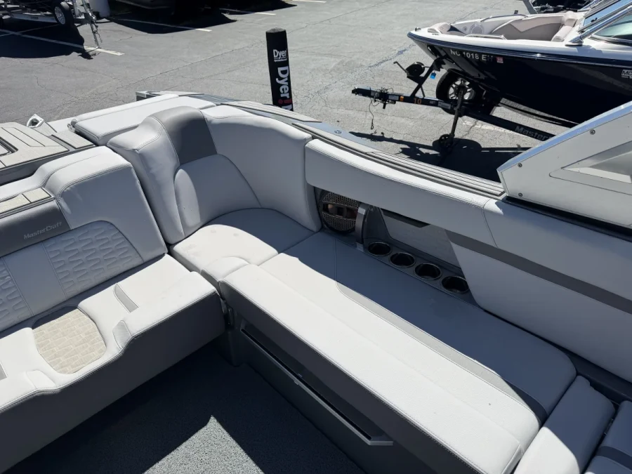 2024-mastercraft-x24-146502-image11.webp