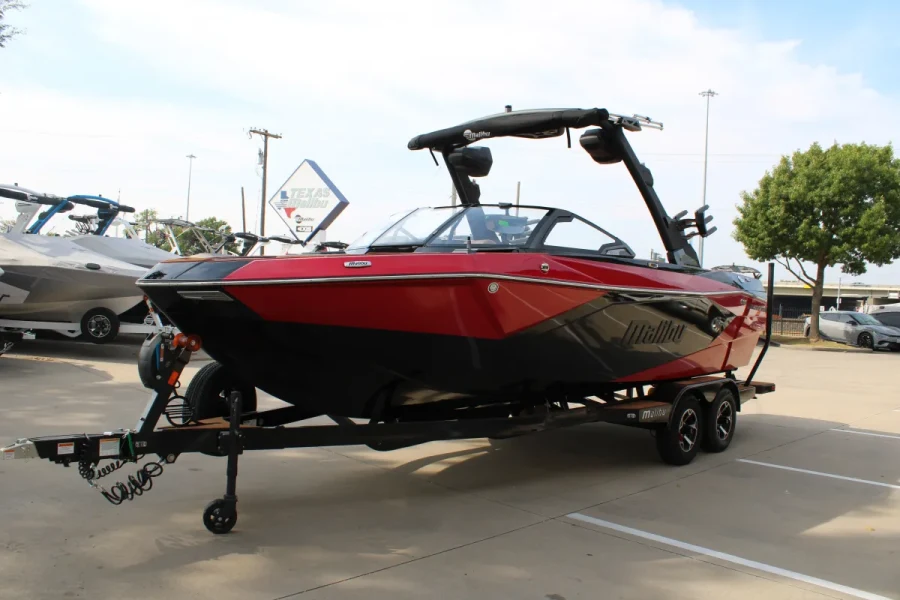 2027-malibu-wakesetter-23-lsv-146506-image3.webp