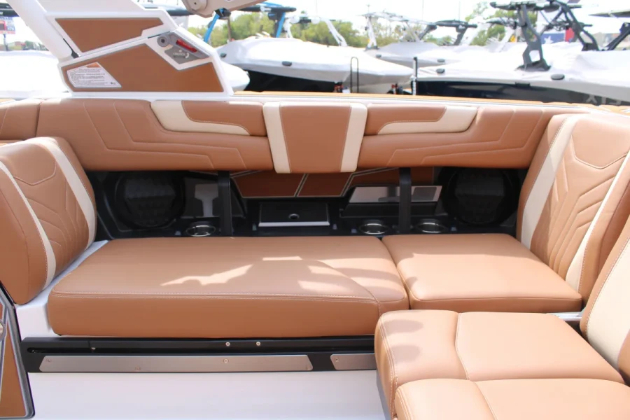 2027-malibu-wakesetter-25-lsv-146510-image13.webp