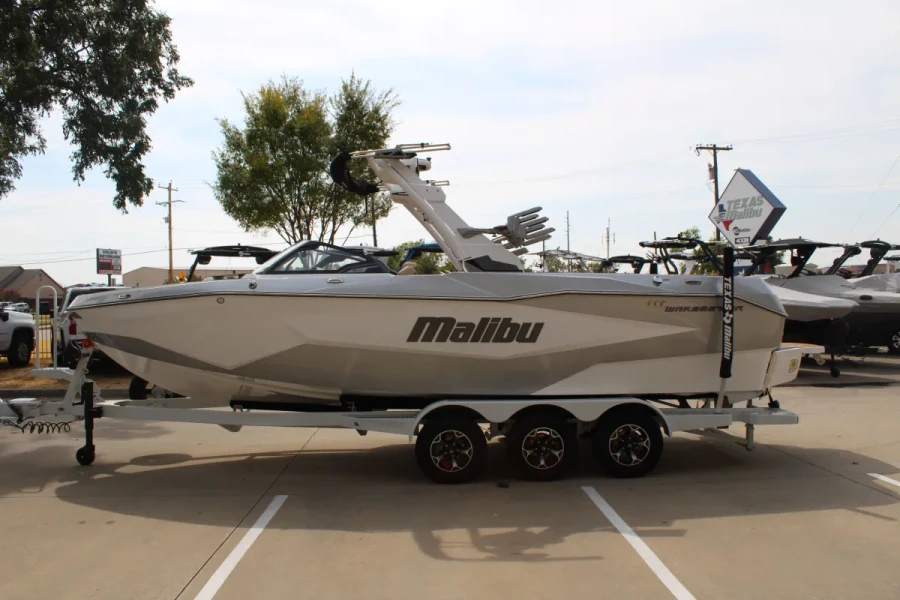 2027-malibu-wakesetter-25-lsv-146510-image4.webp