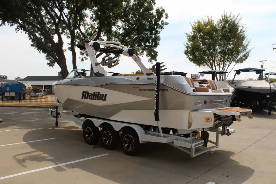 2027-malibu-wakesetter-25-lsv-146510-image5.webp