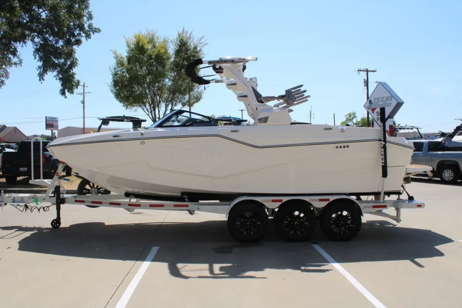 2027-malibu-m242-146511-image4.webp
