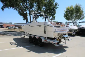 2027-malibu-m242-146511-image5.webp