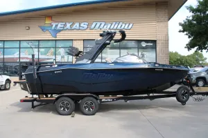 2027-malibu-wakesetter-22-lsv-146512-image0.webp