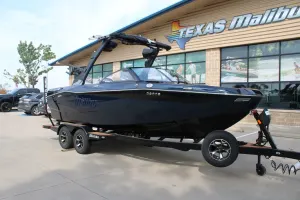 2027-malibu-wakesetter-22-lsv-146512-image1.webp