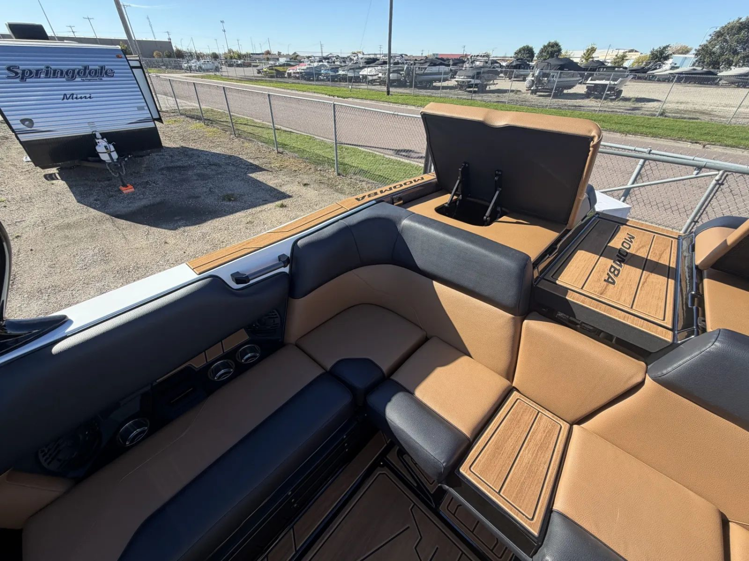 2027 MOOMBA MAX