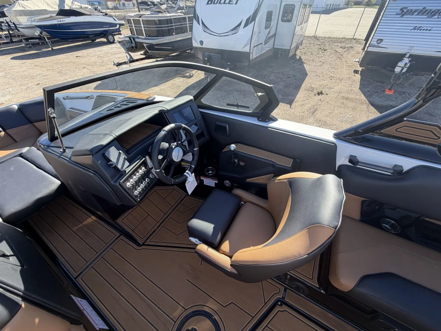 2027 MOOMBA MAX
