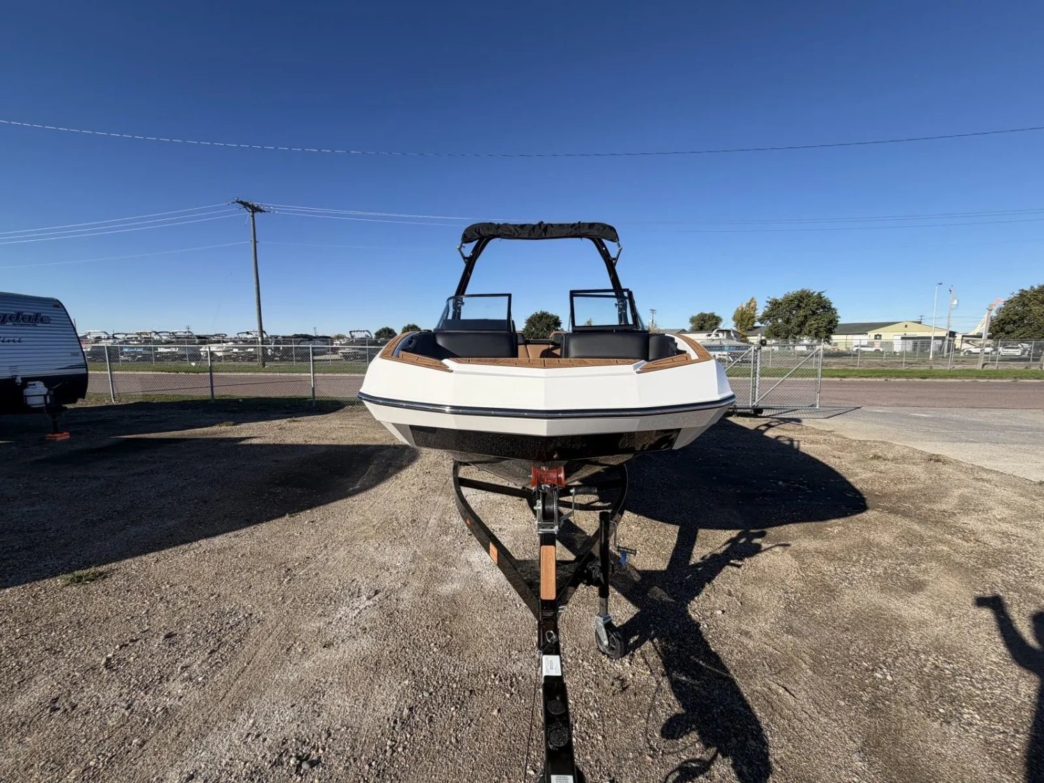 2027 MOOMBA MAX