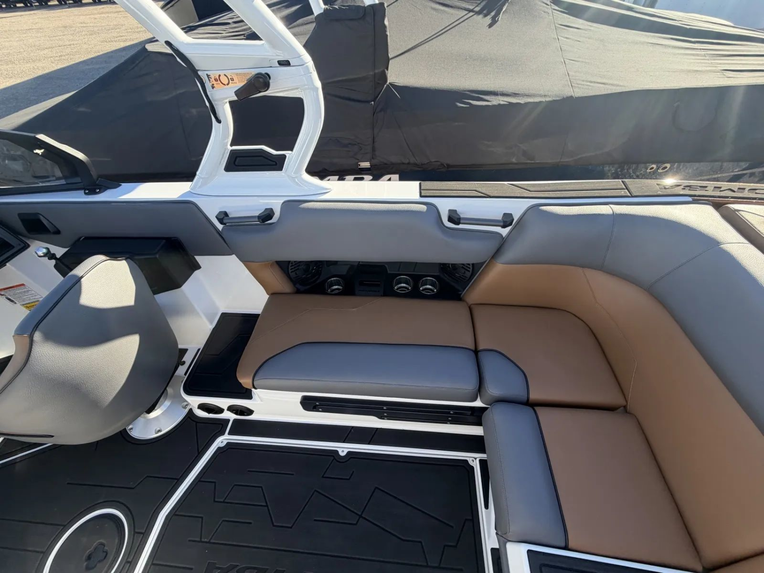 2027 MOOMBA MAX