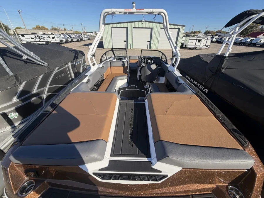 2027-moomba-max-142649-image9