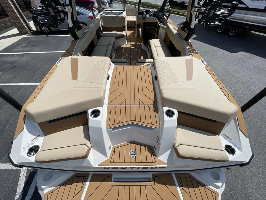 2027-nautique-s23-146524-image20