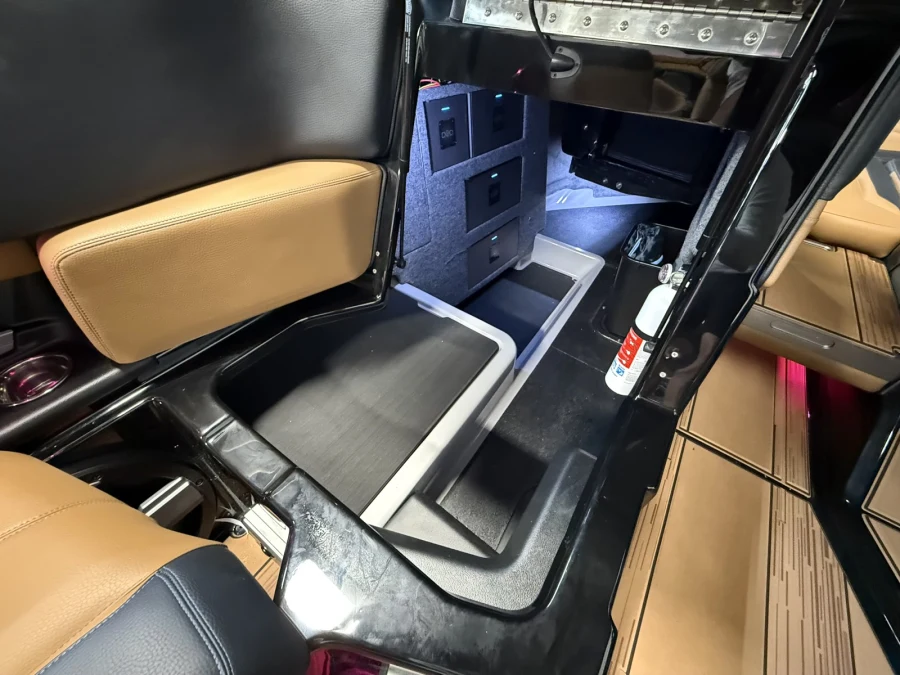 2027-supra-se-146530-image28
