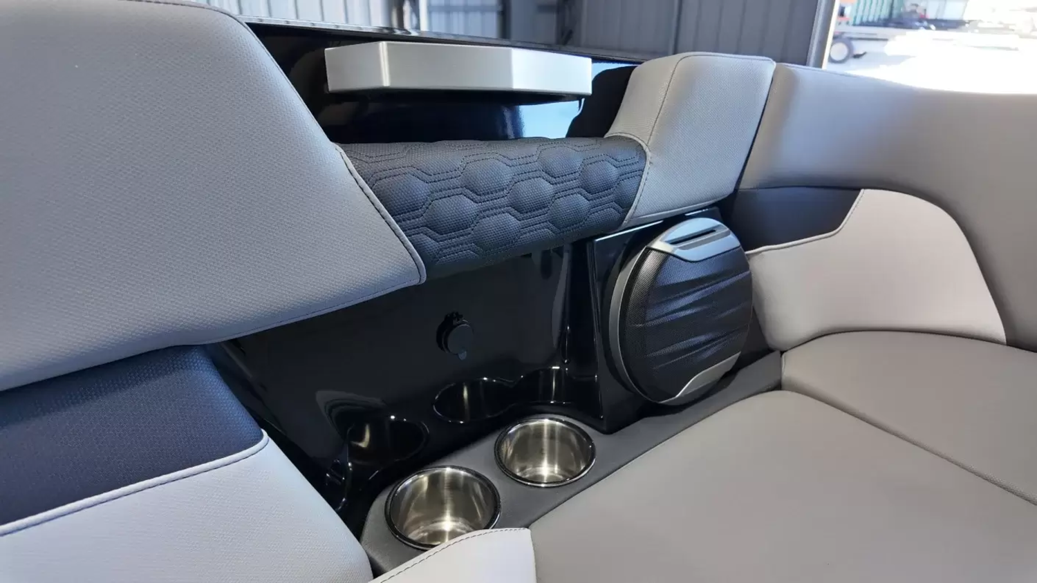 2027 Mastercraft XT24