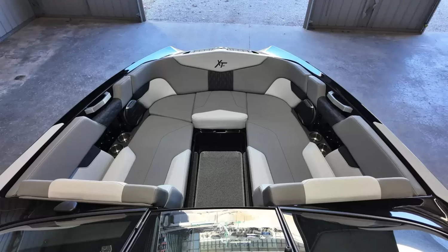 2027 Mastercraft XT24