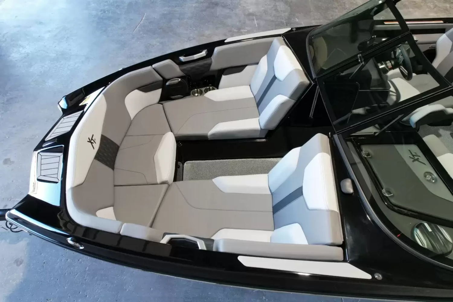 2027 Mastercraft XT24