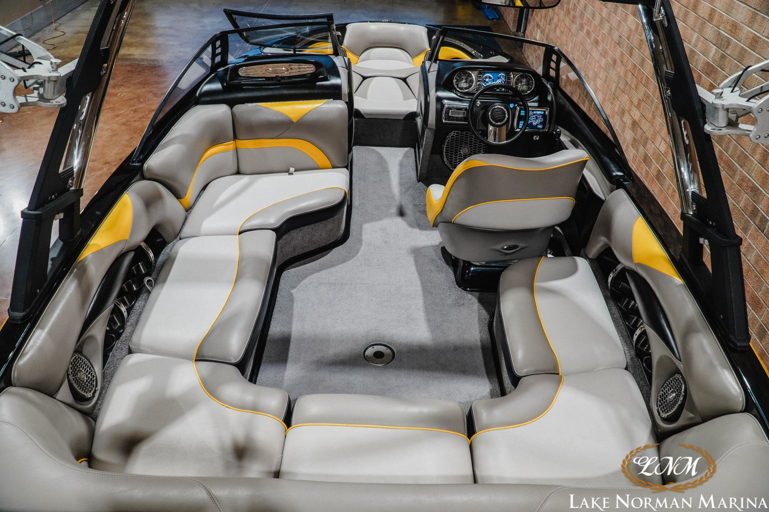 2012 Malibu 21 VLX