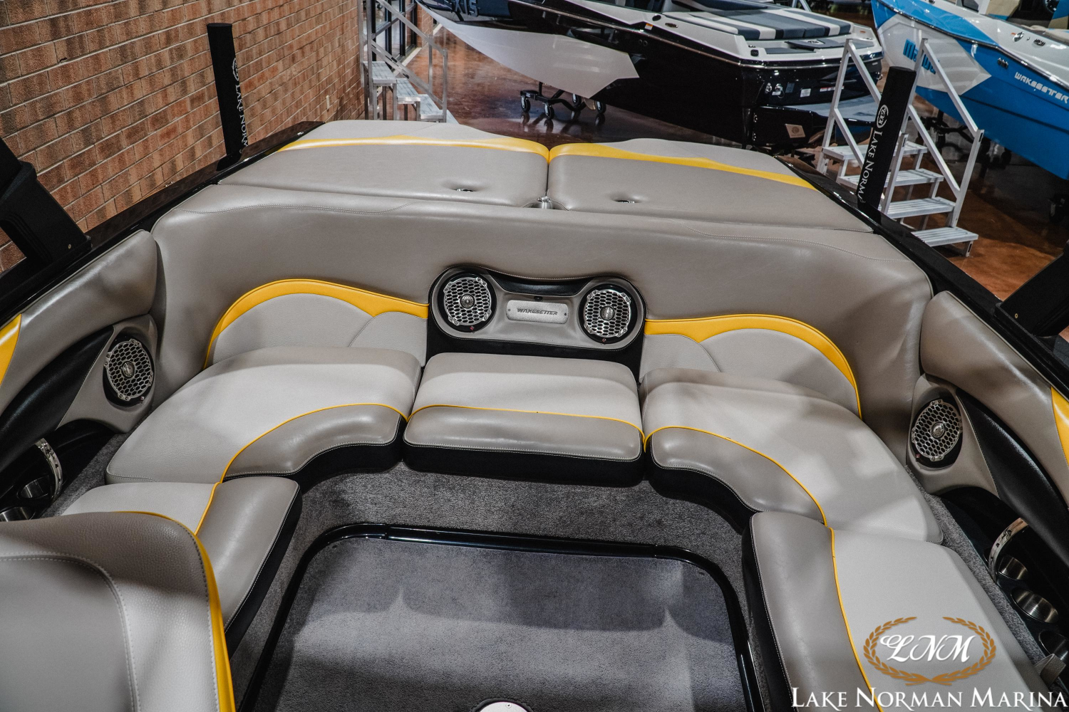 2012 Malibu 21 VLX