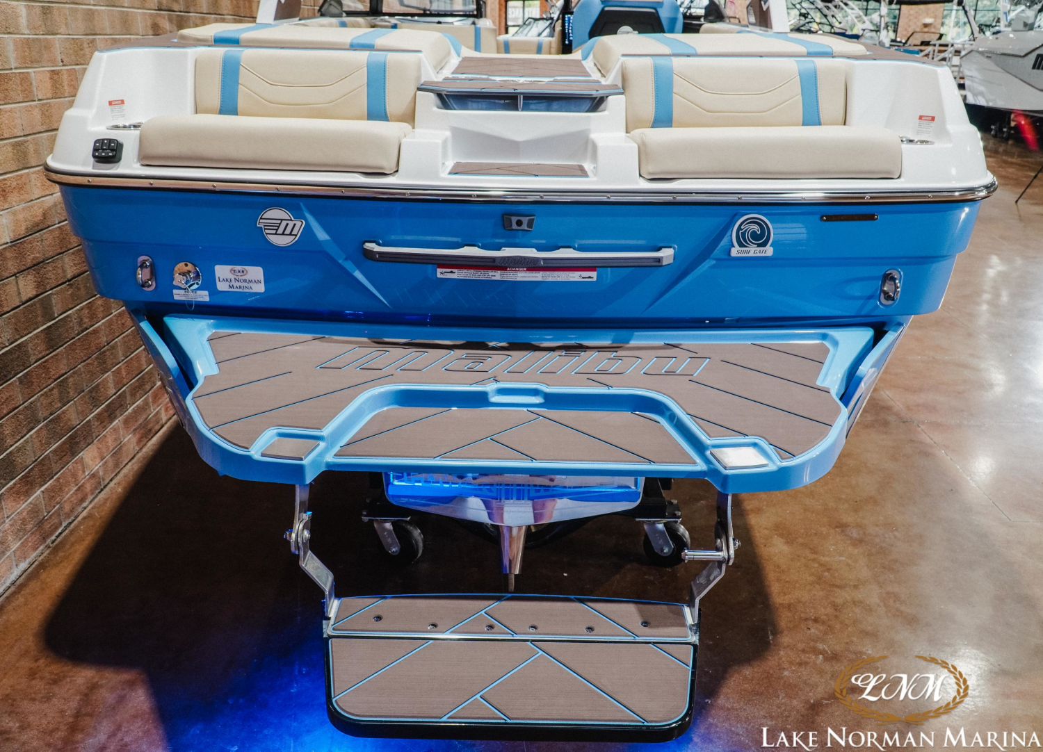 2027 Malibu 23 LSV
