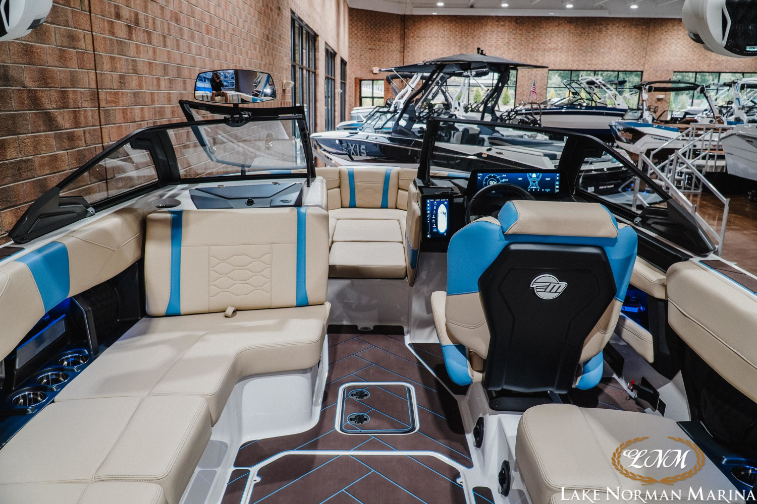 2027 Malibu 23 LSV