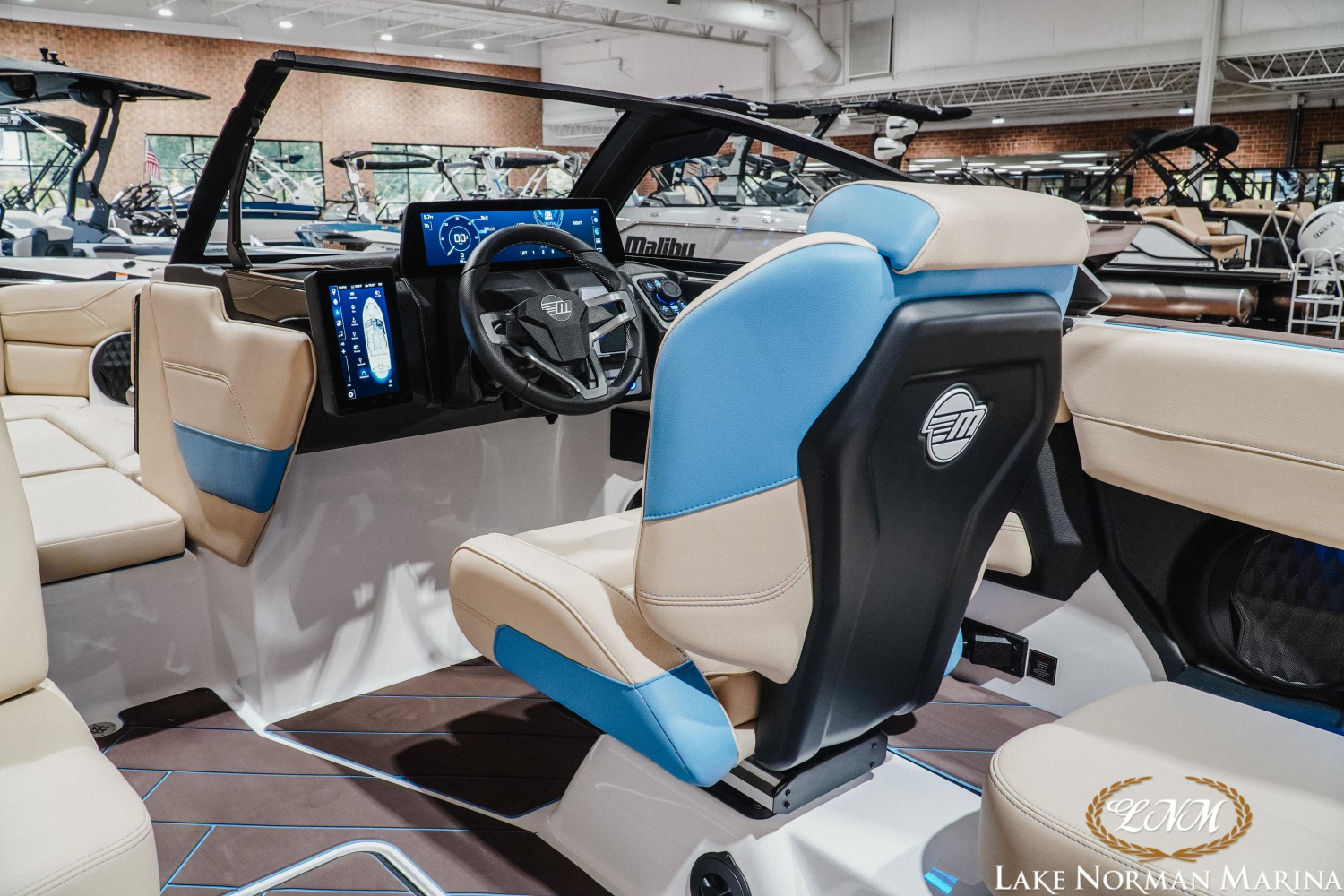2027 Malibu 23 LSV