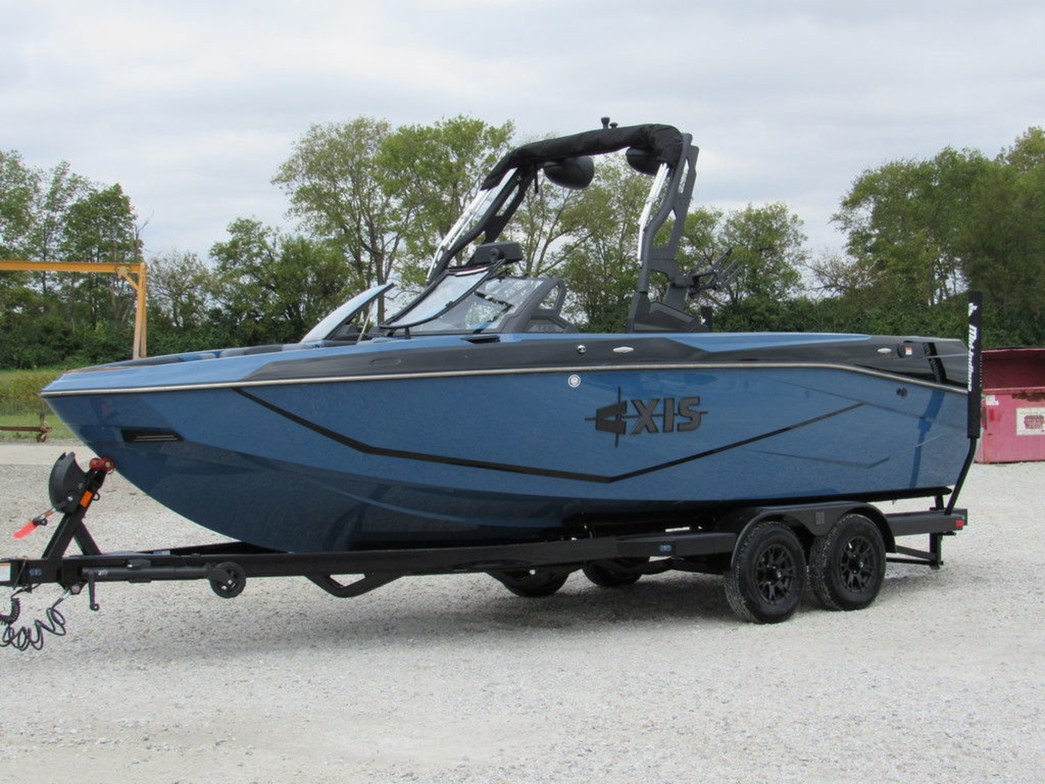 2027 Axis Wake Research T235