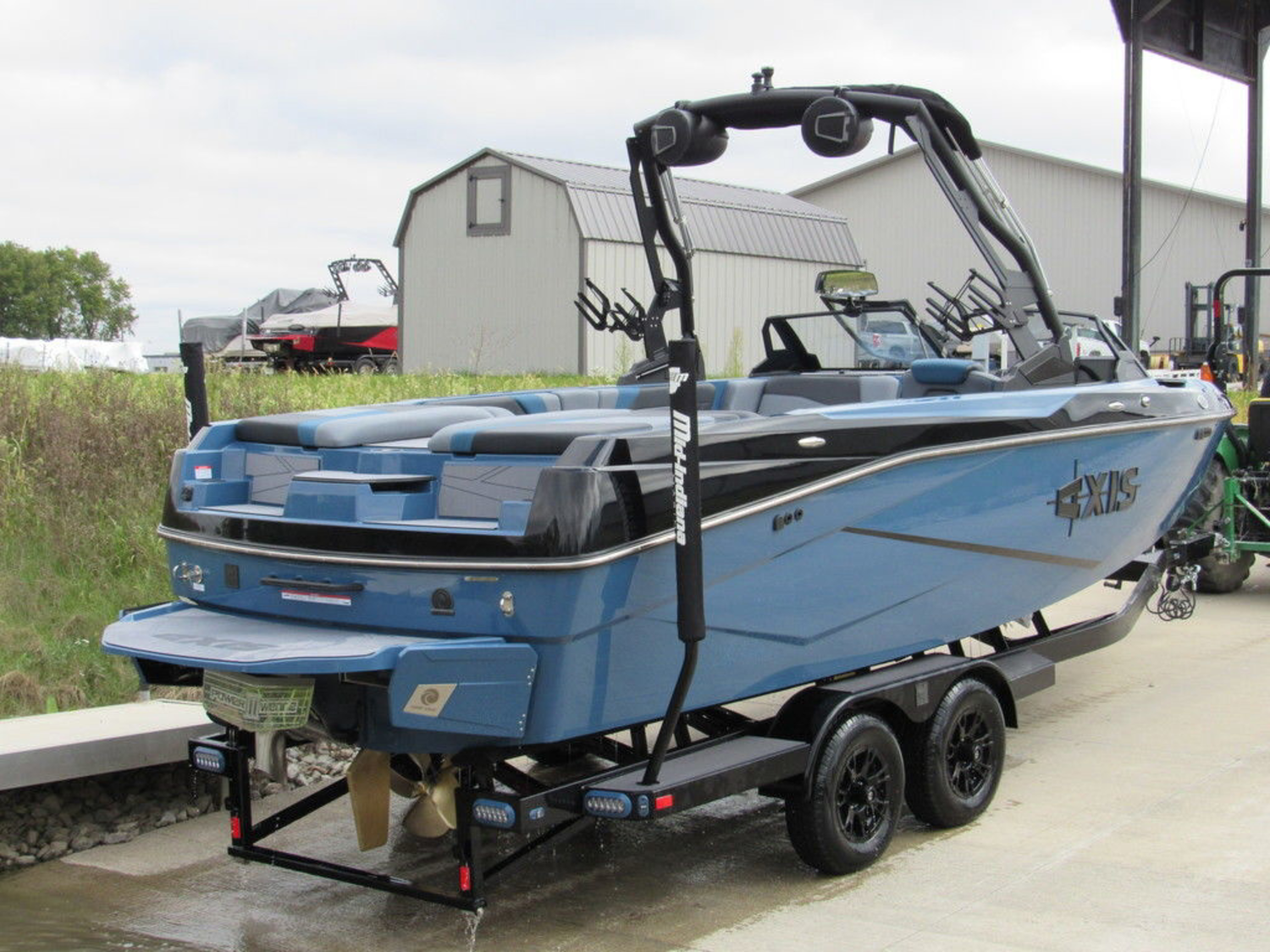 2027 Axis Wake Research T235