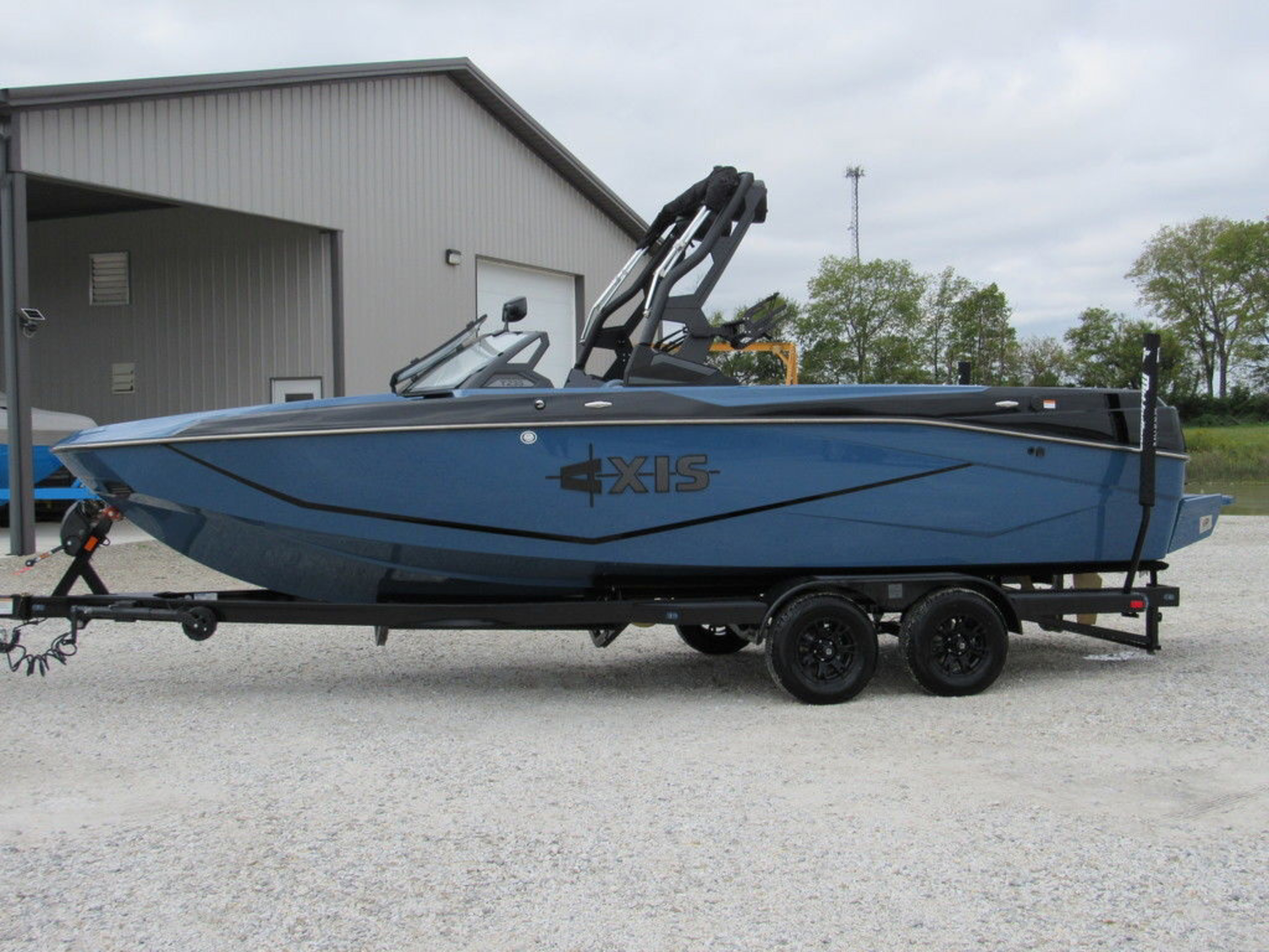 2027 Axis Wake Research T235