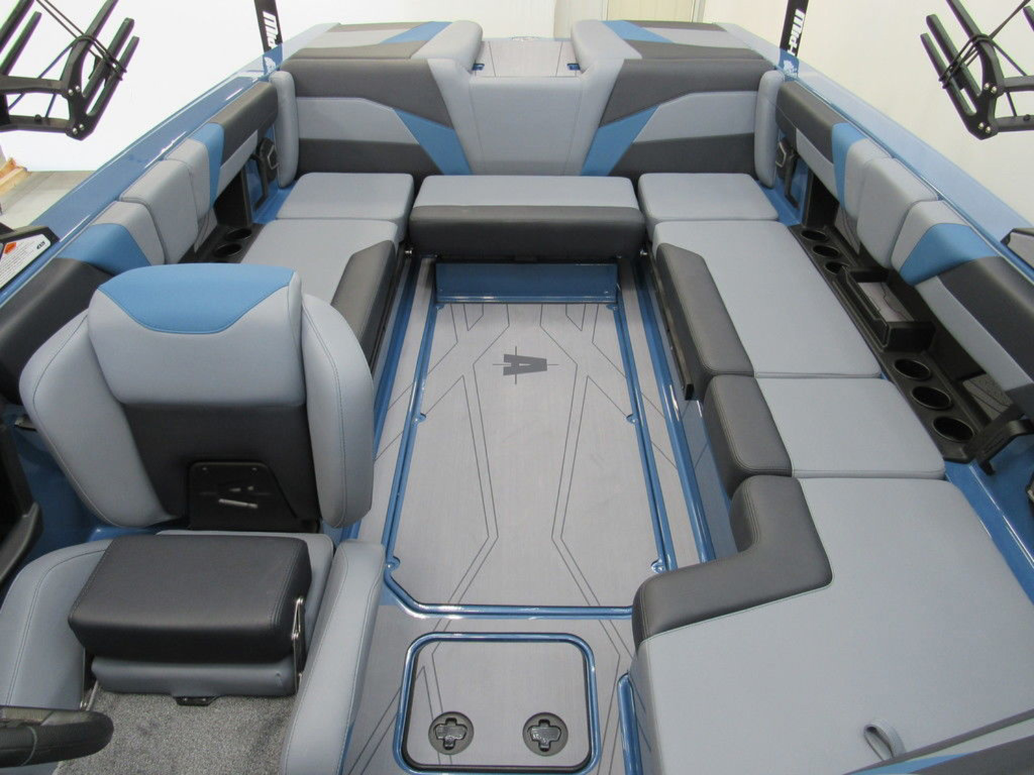 2027 Axis Wake Research T235