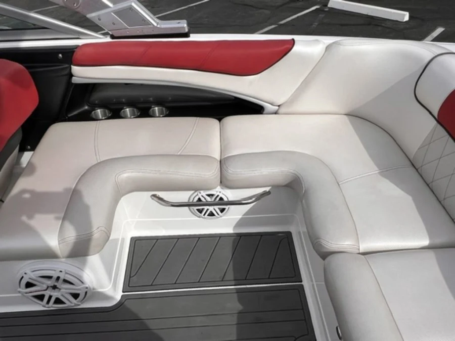 2011-mastercraft-x45-146549-image16