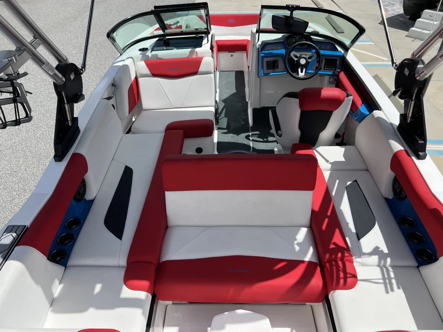 2021-mastercraft-nxt22-146550-image15