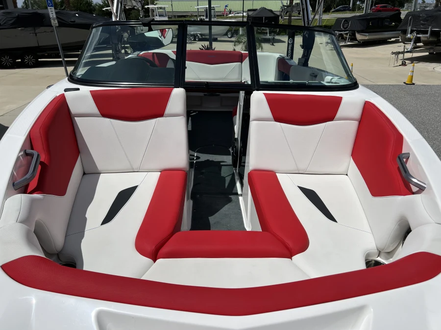 2021-mastercraft-nxt22-146550-image9
