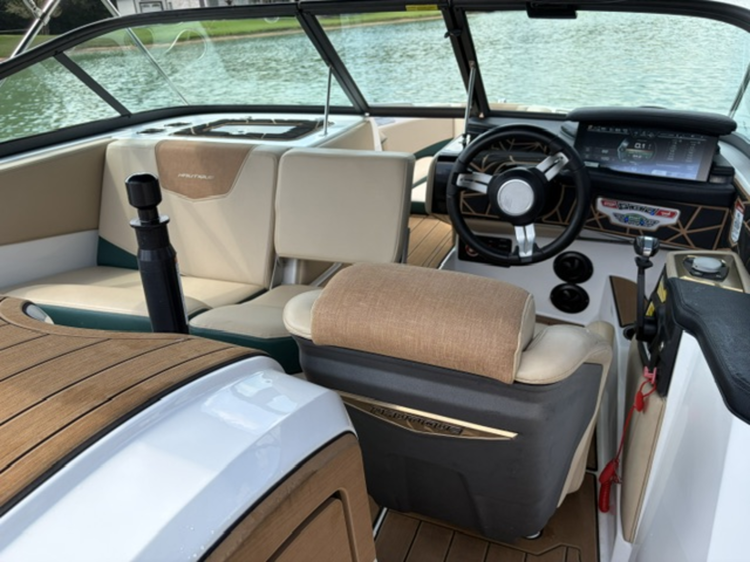 2022 Nautique Ski 200