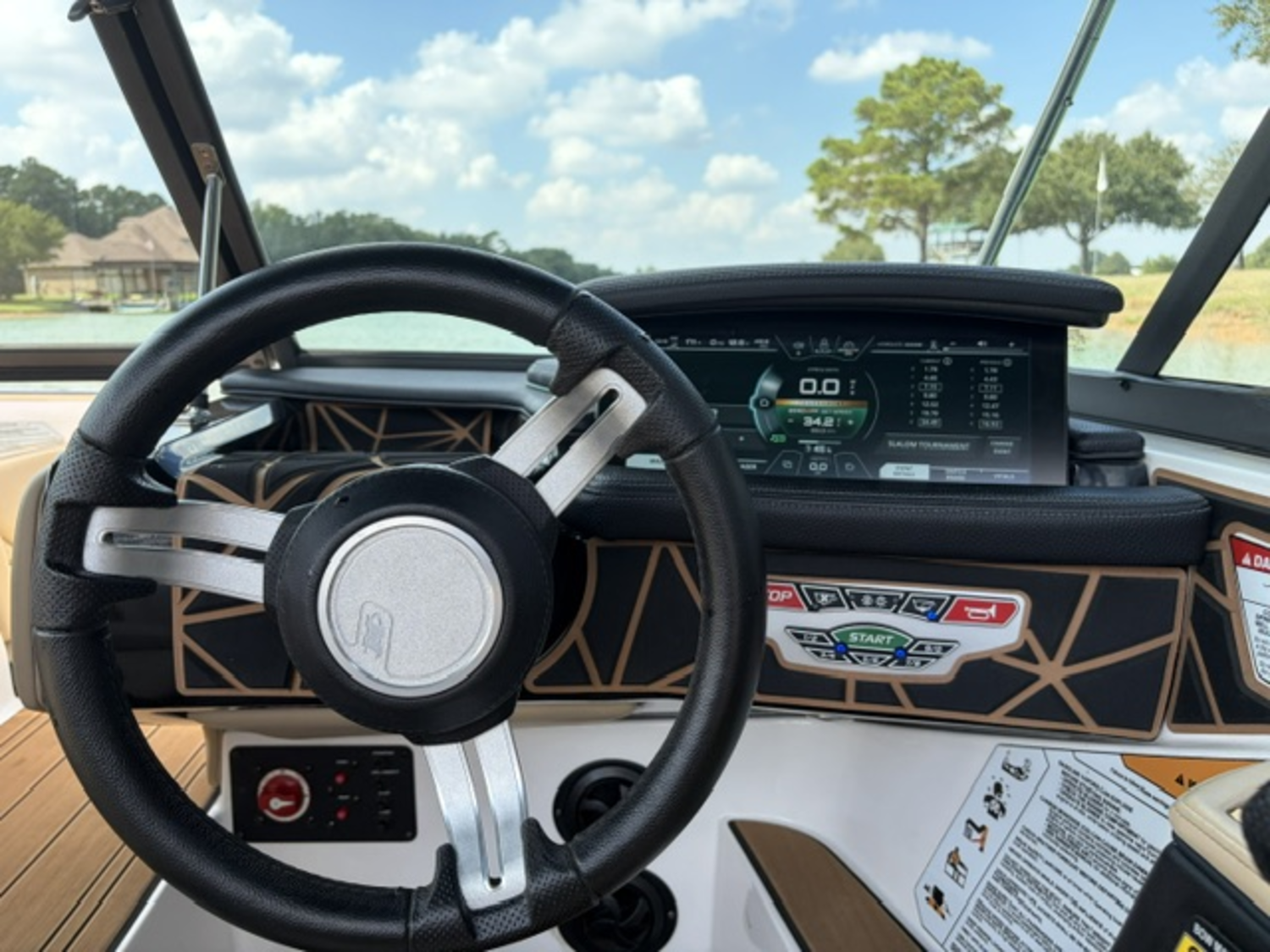 2022 Nautique Ski 200