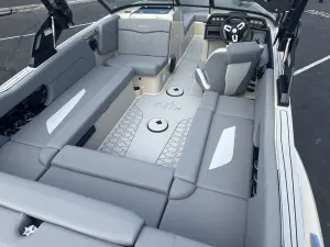 2027 Mastercraft NXT23 Icon