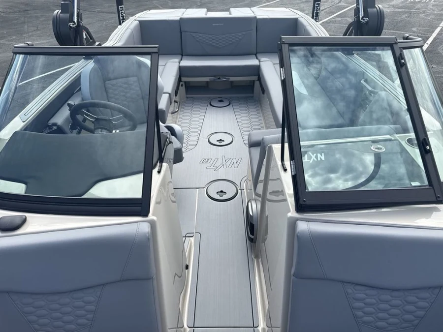 2027-mastercraft-nxt23-146555-image12